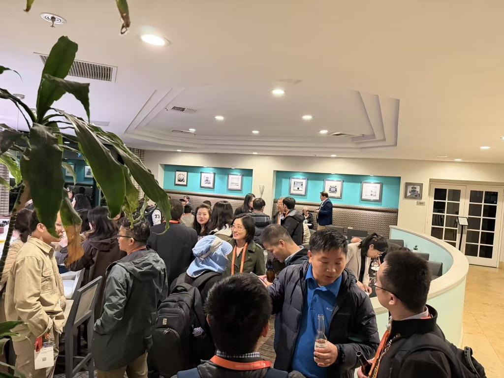 酒会现场：杨金良摄